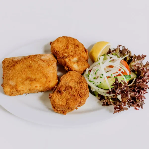 Galerie Goldbraun frittierte Vorspeisen-Auswahl mit Salat und Zitrone im Restaurant Ilion Hannover Südstadt